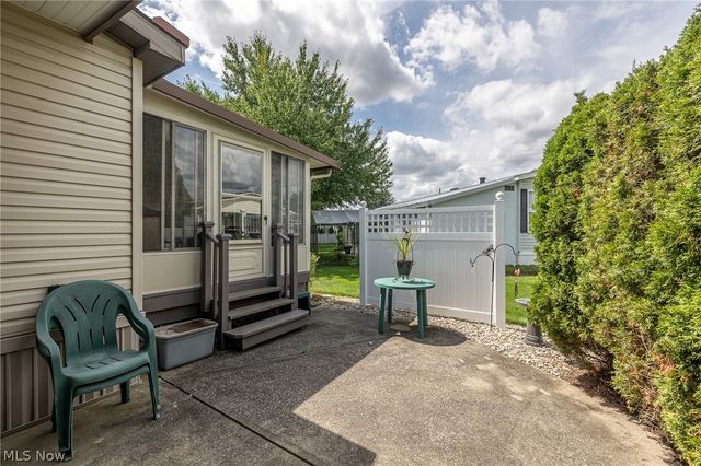 4 Symphony Street, Olmsted Twp, OH 44138