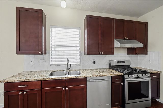 1202 Woodley Bend, Sugar Land, TX 77479