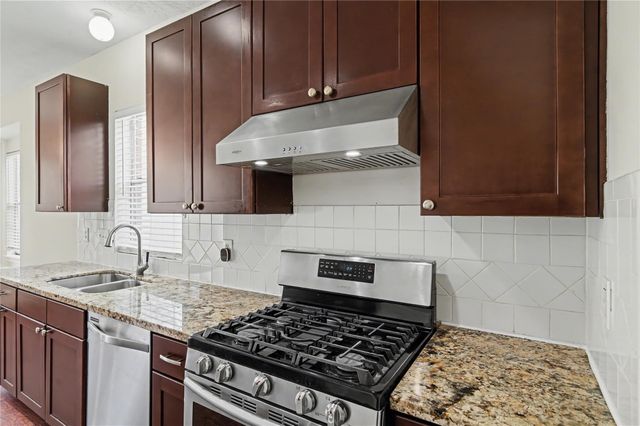 1202 Woodley Bend, Sugar Land, TX 77479