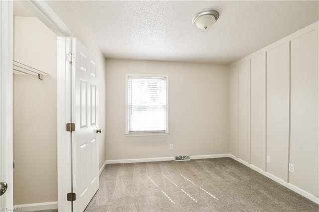6102 Hunters Ridge Drive, Lexington, NC 27295