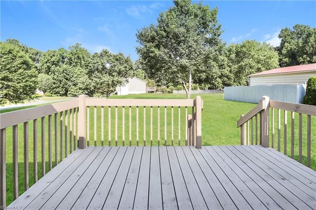 6102 Hunters Ridge Drive, Lexington, NC 27295
