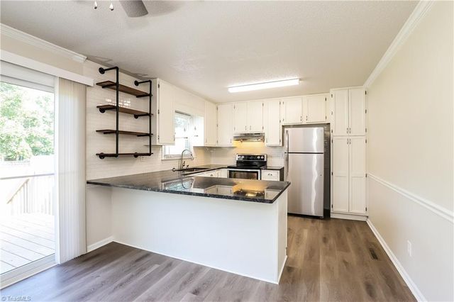 6102 Hunters Ridge Drive, Lexington, NC 27295