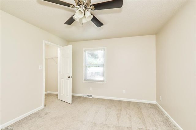 6102 Hunters Ridge Drive, Lexington, NC 27295