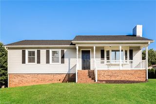 6102 Hunters Ridge Drive, Lexington, NC 27295