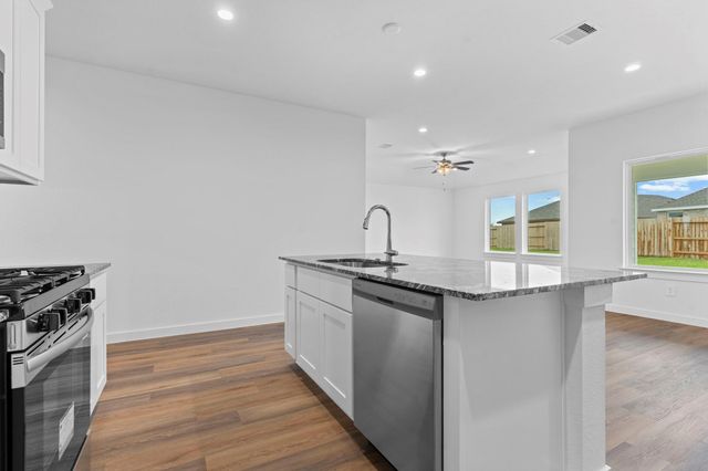 2511 Rose Gold, Iowa Colony, TX 77583