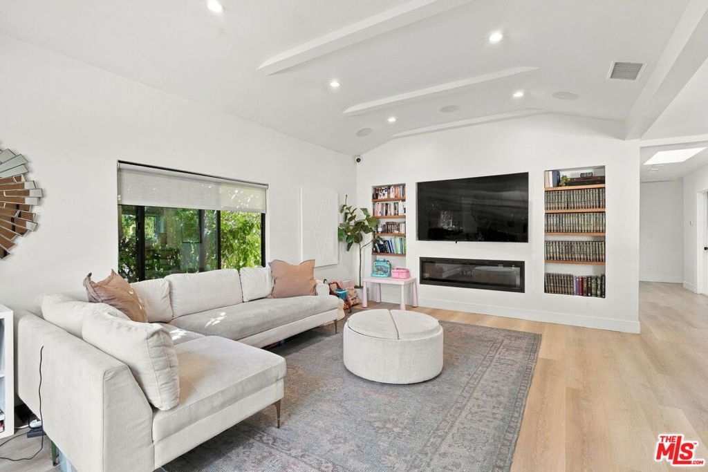 1633 S Wooster Street, Los Angeles, CA 90035 — photo 2