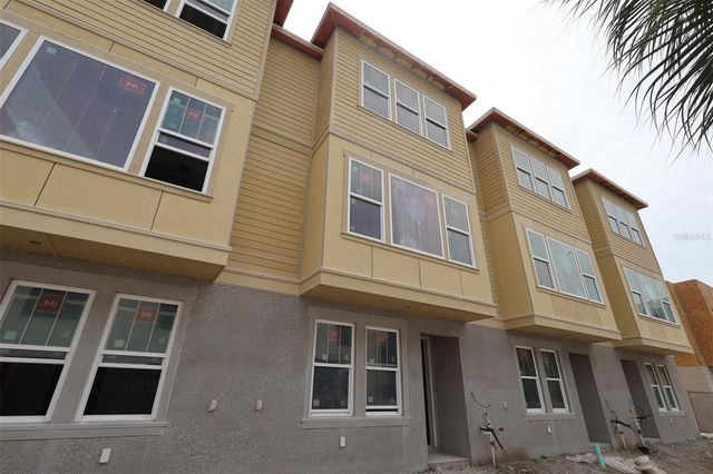 470 31ST WAY N, St Petersburg, FL 33713