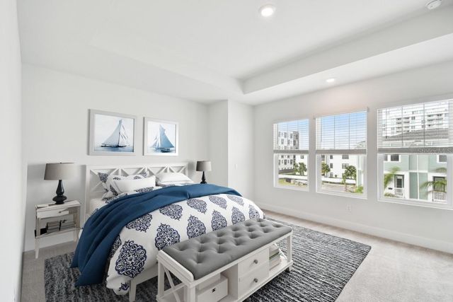 470 31ST WAY N, St Petersburg, FL 33713