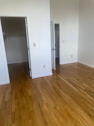 170 Oxford St 504, Lynn, MA 01901