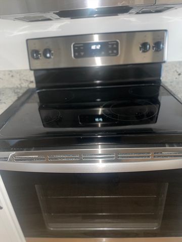 170 Oxford St 504, Lynn, MA 01901