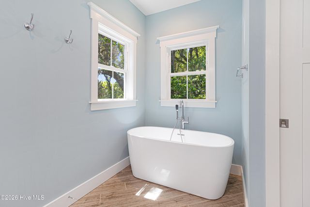 121 Sea Isle North Drive & Slip 20, Atlantic Beach, NC 28512