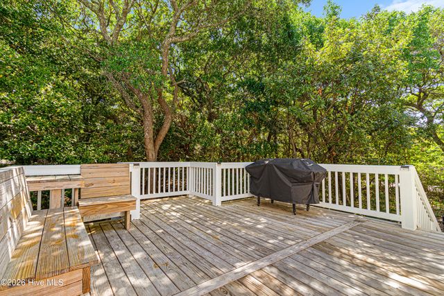 121 Sea Isle North Drive & Slip 20, Atlantic Beach, NC 28512