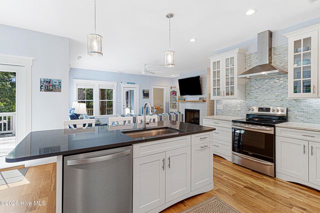 121 Sea Isle North Drive & Slip 20, Atlantic Beach, NC 28512