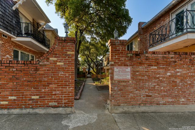 6718 Callaghan Rd Apt 205, San Antonio, TX 78229