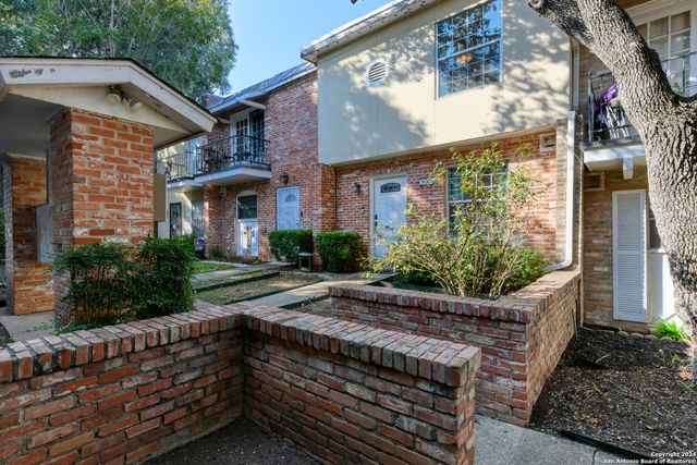 6718 Callaghan Rd Apt 205, San Antonio, TX 78229