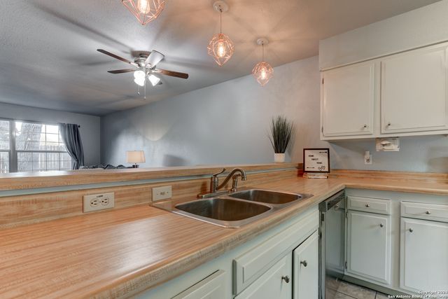 6718 Callaghan Rd Apt 205, San Antonio, TX 78229