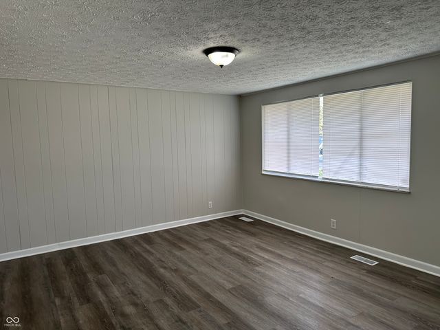 9306 Granville Lane, Indianapolis, IN 46229