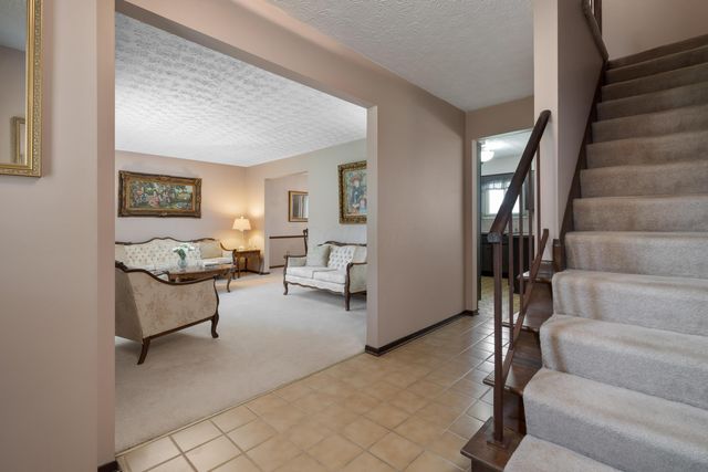 6898 Starfire Drive, Reynoldsburg, OH 43068