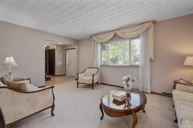 6898 Starfire Drive, Reynoldsburg, OH 43068