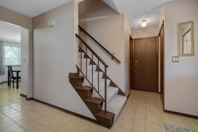 6898 Starfire Drive, Reynoldsburg, OH 43068