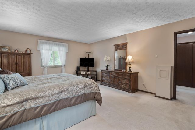 6898 Starfire Drive, Reynoldsburg, OH 43068