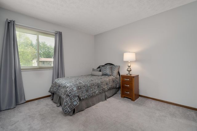 6898 Starfire Drive, Reynoldsburg, OH 43068