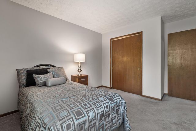 6898 Starfire Drive, Reynoldsburg, OH 43068
