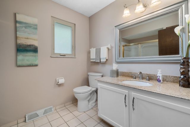 6898 Starfire Drive, Reynoldsburg, OH 43068