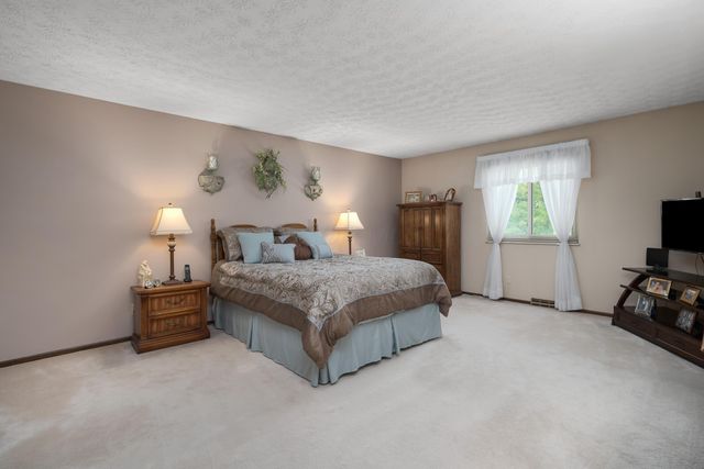 6898 Starfire Drive, Reynoldsburg, OH 43068