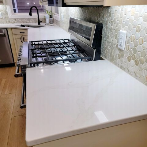 220 S Division Street, Zeeland, MI 49464