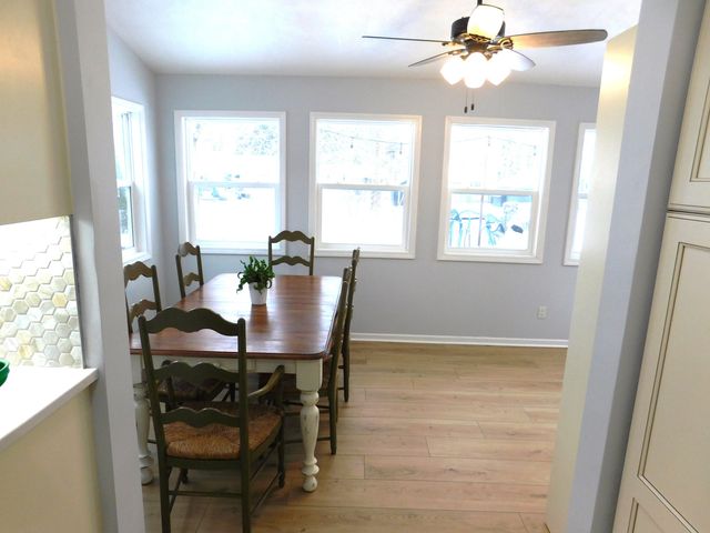 220 S Division Street, Zeeland, MI 49464