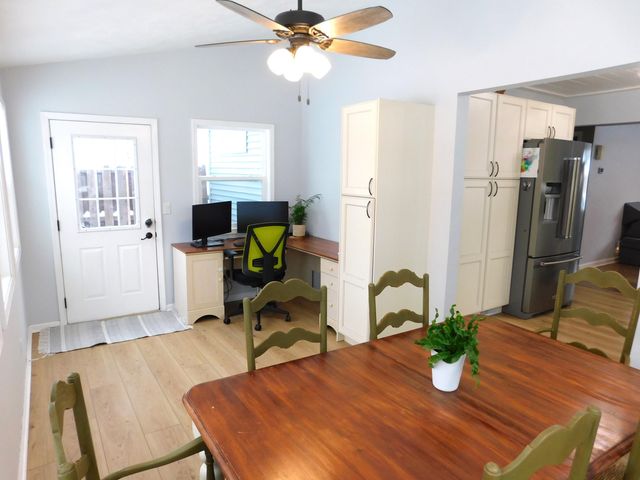 220 S Division Street, Zeeland, MI 49464