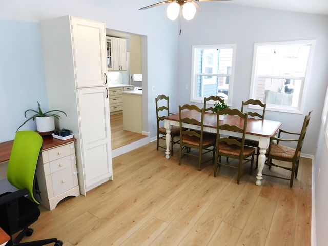 220 S Division Street, Zeeland, MI 49464