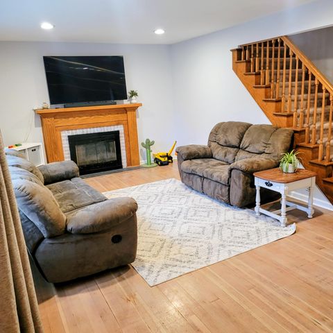 220 S Division Street, Zeeland, MI 49464