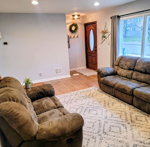 220 S Division Street, Zeeland, MI 49464