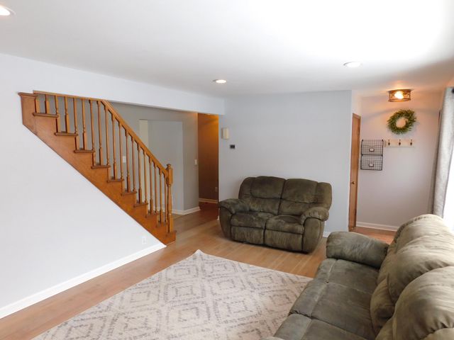 220 S Division Street, Zeeland, MI 49464