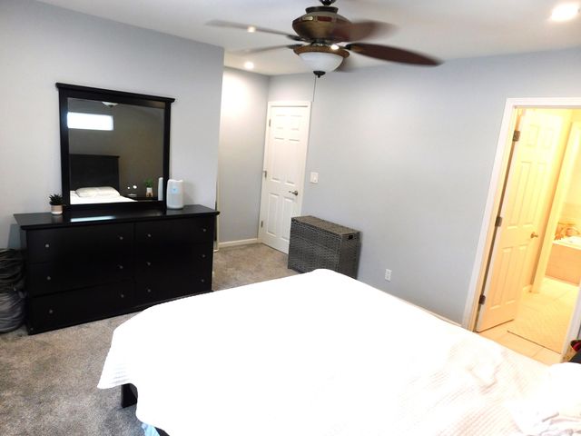 220 S Division Street, Zeeland, MI 49464