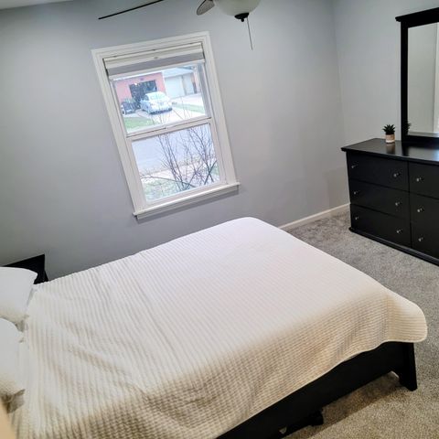 220 S Division Street, Zeeland, MI 49464