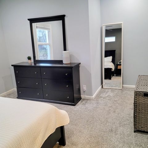 220 S Division Street, Zeeland, MI 49464