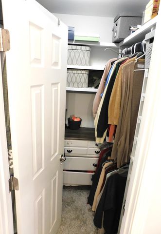 220 S Division Street, Zeeland, MI 49464