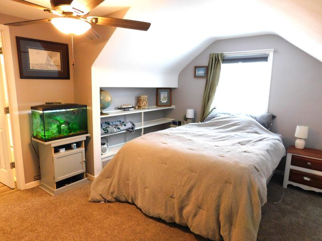 220 S Division Street, Zeeland, MI 49464