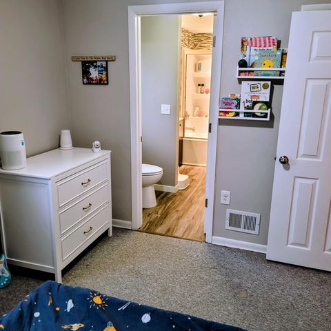 220 S Division Street, Zeeland, MI 49464