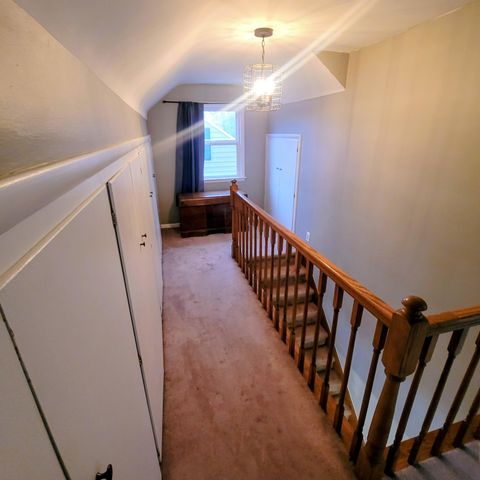 220 S Division Street, Zeeland, MI 49464