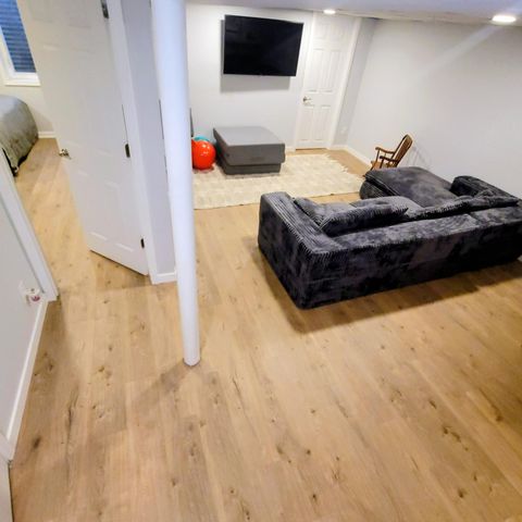 220 S Division Street, Zeeland, MI 49464