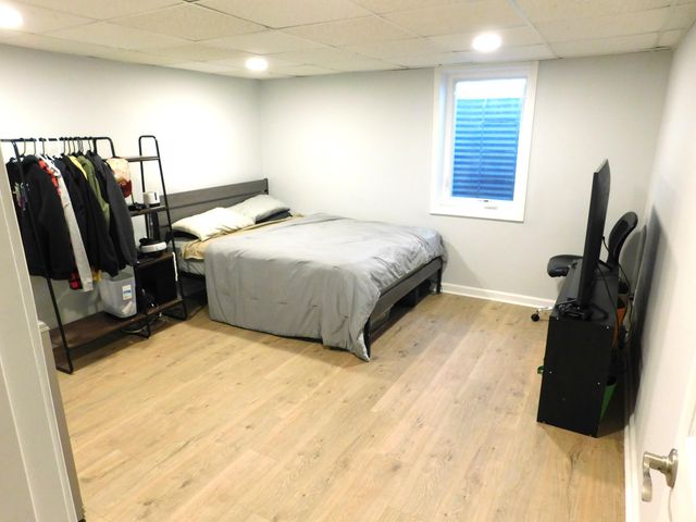 220 S Division Street, Zeeland, MI 49464