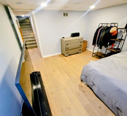 220 S Division Street, Zeeland, MI 49464