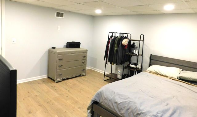 220 S Division Street, Zeeland, MI 49464