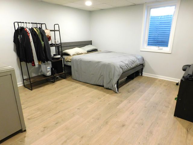 220 S Division Street, Zeeland, MI 49464