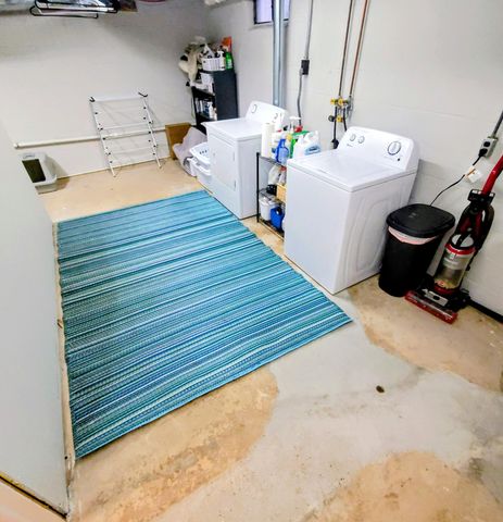 220 S Division Street, Zeeland, MI 49464