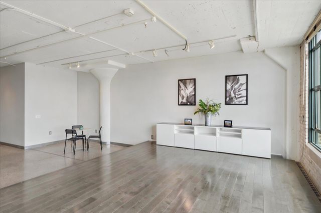 2929 Chicago Avenue 1002, Minneapolis, MN 55407